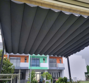 Mái xếp che mưa ở bến cầu tây ninh